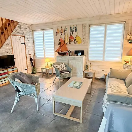 Villa Charmante Maison A Deux Pas Du Marche Du Bois